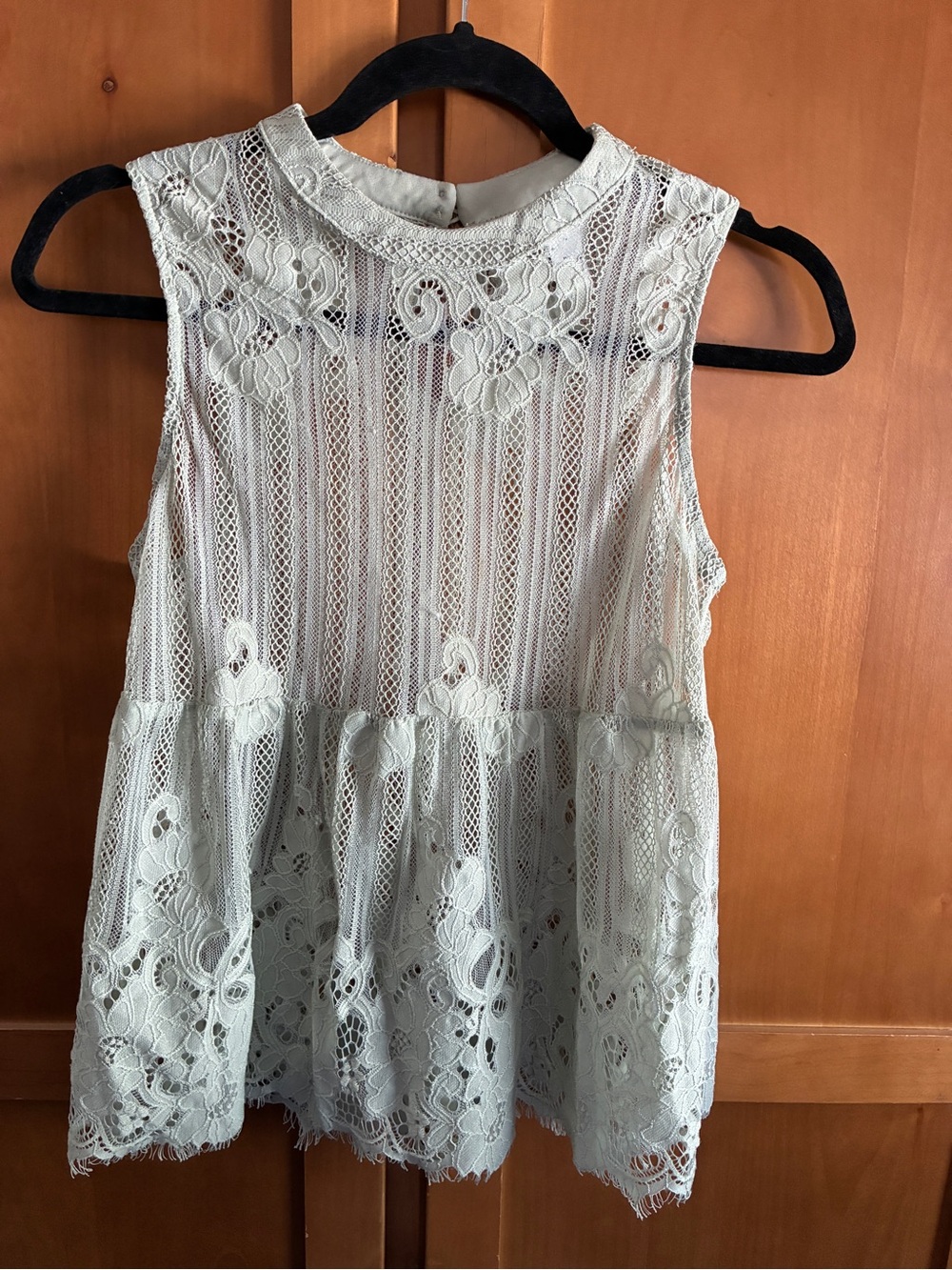 Arizona Jean Company Sleeveless Lace Peplum Top in Light Mint #49
